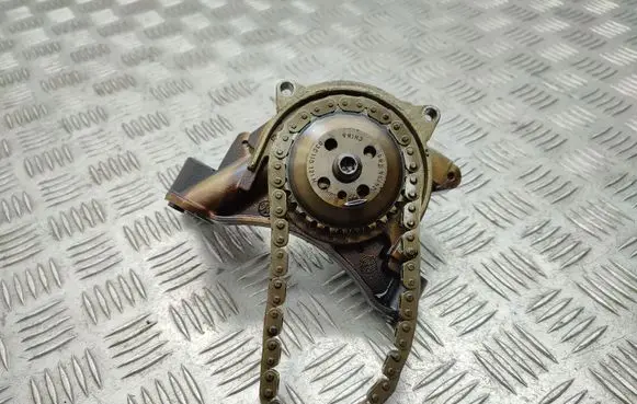 Volkswagen Golf VI Oil pump 03C115121M