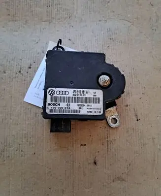 Audi A6 S6 C6 4F Power management control unit 4F0915181A