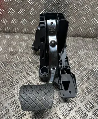Volkswagen Golf VIII Brake pedal 5WB723058 110624