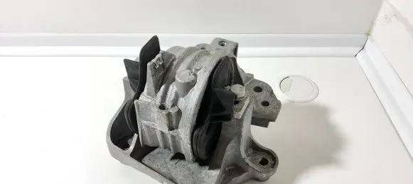 Peugeot 407 Engine mount bracket 326B97