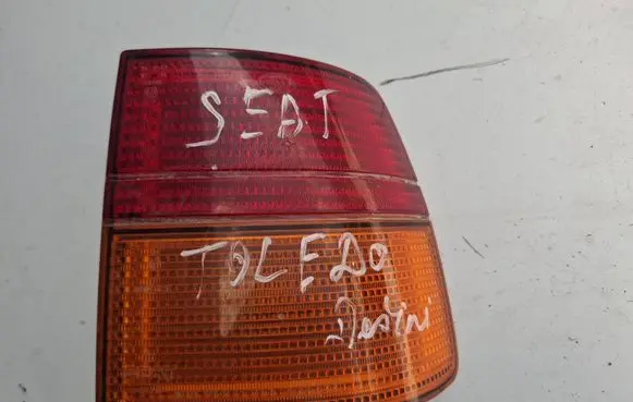 Seat Toledo I (1L) Rear/tail lights 1L0945096