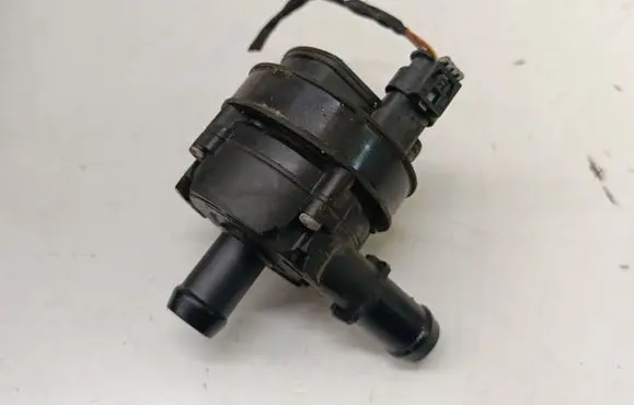 Mercedes-Benz SLK R172 Electric auxiliary coolant/water pump A0005000686