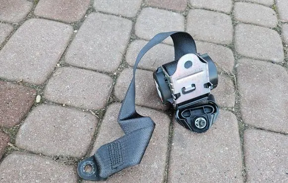 Opel Zafira C Rear seatbelt 39093508 39093552 619228300D