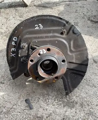 BMW X3 E83 Front wheel hub