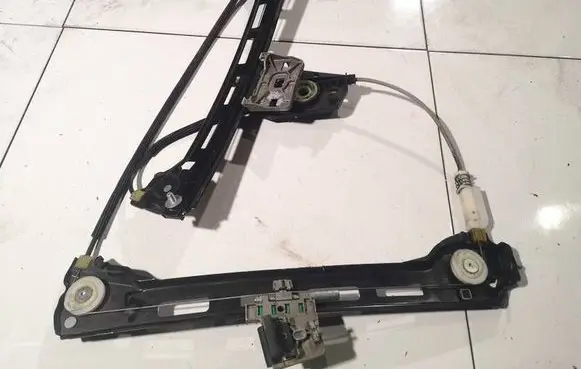 Volkswagen PASSAT CC Sliding door window regulator with motor 962849104