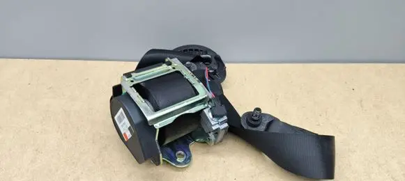 BMW 7 E65 E66 Front seatbelt 561078501