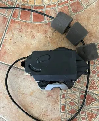 Mercedes-Benz ML W164 Loading door lock 1647400735