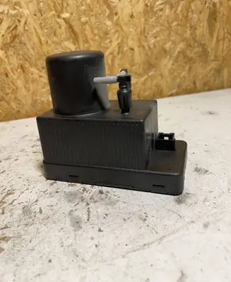 Mercedes-Benz C W203 Vacuum pump 2038000048