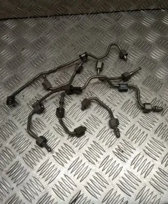 Mercedes-Benz C W204 Fuel line pipe 