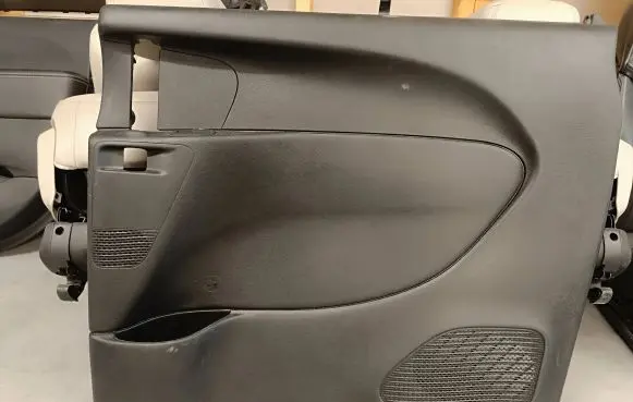 Chrysler Pacifica Rear door card panel trim 5RP70DX9AG FC00AAP17319