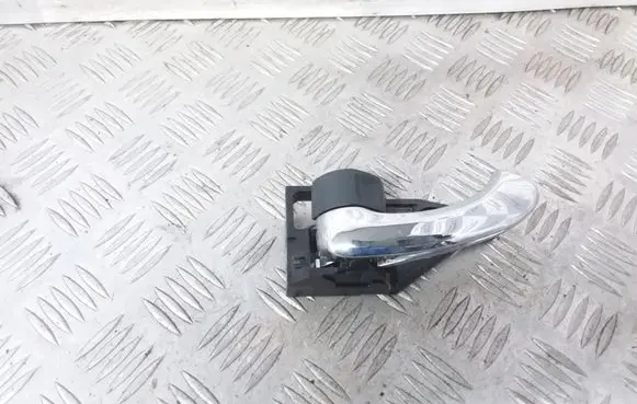 Toyota RAV 4 (XA30) Rear door interior handle