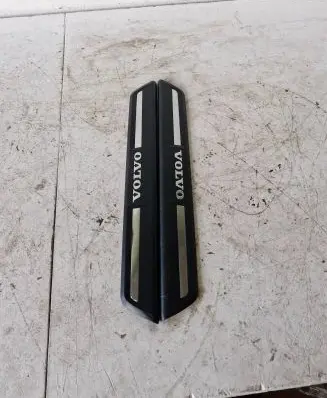 Volvo V40 Side skirt front trim 31265842