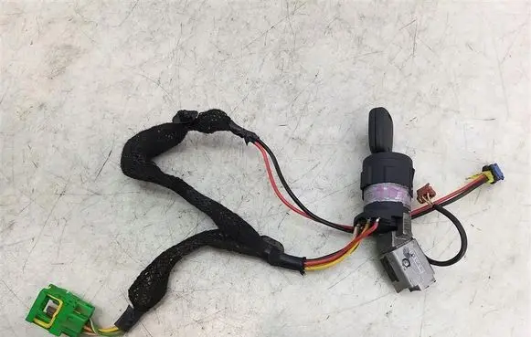 Peugeot 307 Ignition lock 9648445180