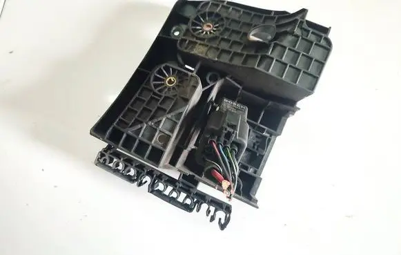Skoda Octavia Mk2 (1Z) Glow plug pre-heat relay 0281003038