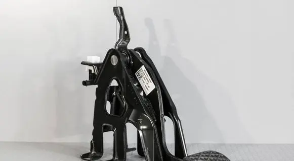 Mercedes-Benz Sprinter W907 W910 Brake pedal A9102902300 A0005452812 A2012920082