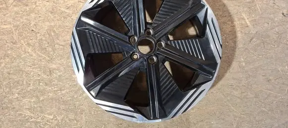 Nissan Qashqai J12 R20 alloy rim K7705K6