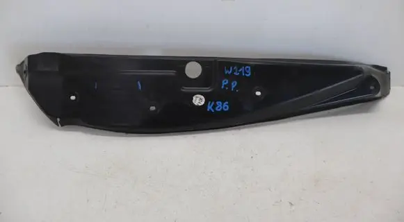 Mercedes-Benz CLS C219 Fender end trim A2198890225