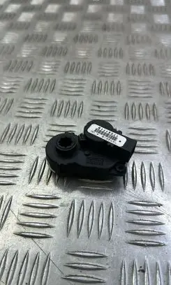 Renault Megane IV Air flap motor/actuator T372218