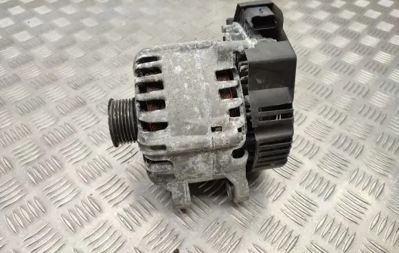 Citroen C4 II Picasso Generator/alternator 9815683280