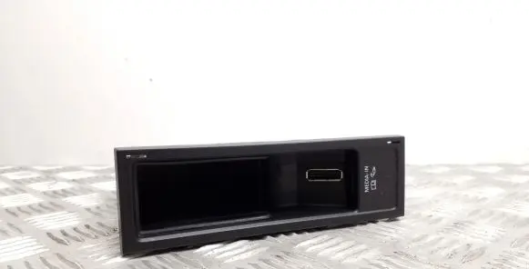 Volkswagen Scirocco USB control unit 5N0035341C 5N0035799 5N0035342B
