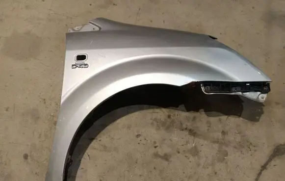 Toyota Corolla Verso AR10 Fender