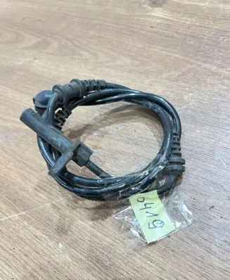 Mercedes-Benz S W221 ABS brake wheel speed sensor A2215400317