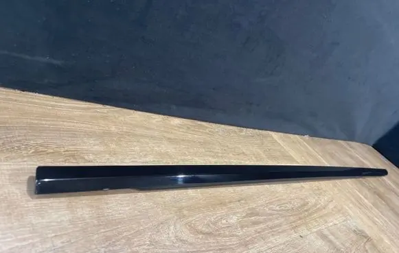 Land Rover Range Rover Sport L494 Front door glass trim molding 