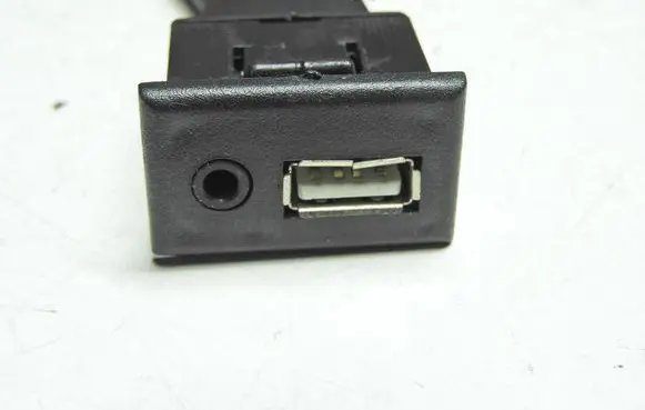 Mitsubishi ASX USB socket connector 