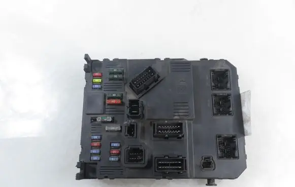 Citroen Berlingo Central body control module S118085220E