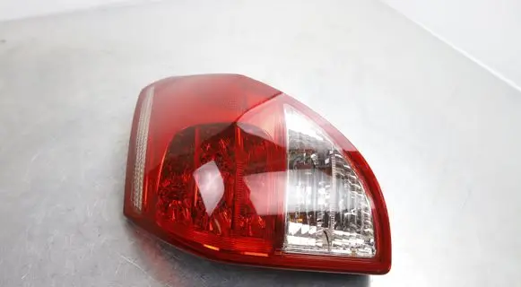 Toyota RAV 4 (XA30) Rear/tail lights