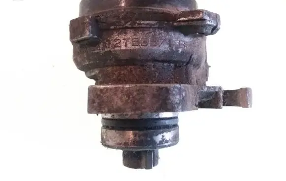 Mazda 323 F Spark distributor T2T57371