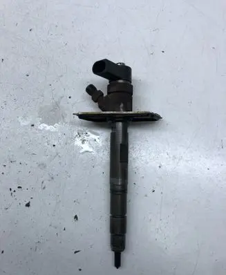 Audi A8 S8 D3 4E Fuel injector 057130277M 0445110158