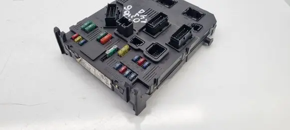 Peugeot 206 Comfort/convenience module 9650584680 S118085220B