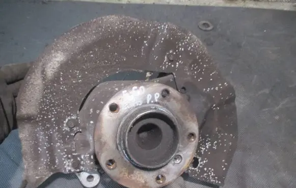 BMW 5 E60 E61 Front wheel hub 6760954