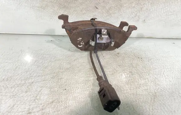 Volkswagen Golf IV Brake pads (front) 