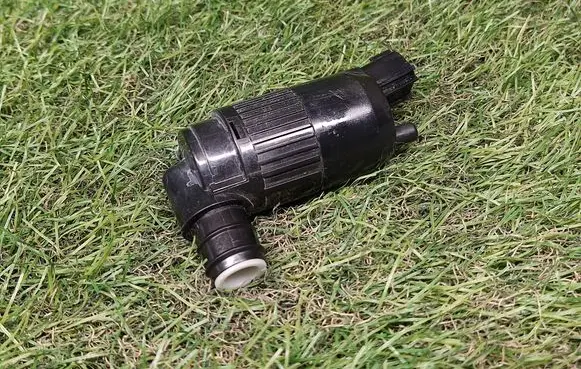 Ford Fusion II Windscreen/windshield washer pump BA5317664AA