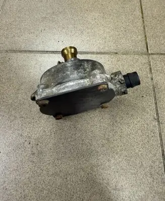 BMW 1 E81 E87 Vacuum pump 7791232 700437012