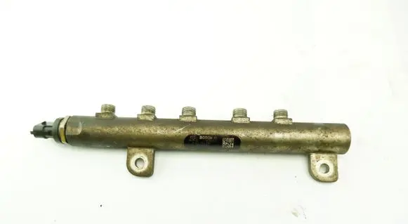 Opel Astra F Fuel injector supply line/pipe 