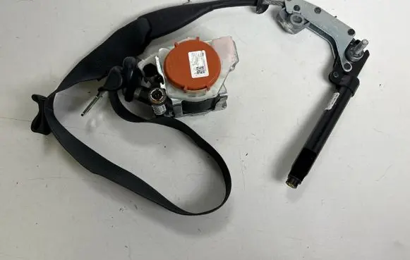 Ford Mustang VI Front seatbelt FR3B63612D64AF