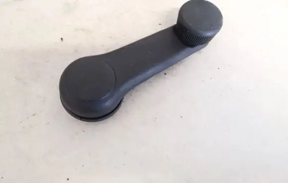 Hyundai Getz Front door window winding handle 