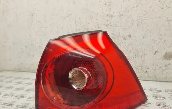Volkswagen Golf V Rear/tail lights 1K6945096G