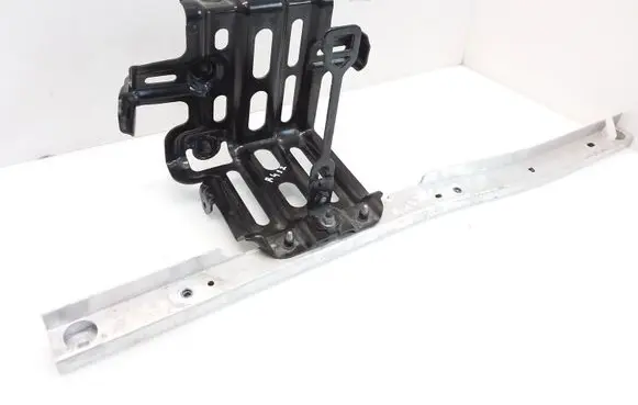 Battery bracket