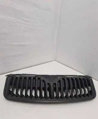 Skoda Fabia Mk2 (5J) Front bumper upper radiator grill 1068H