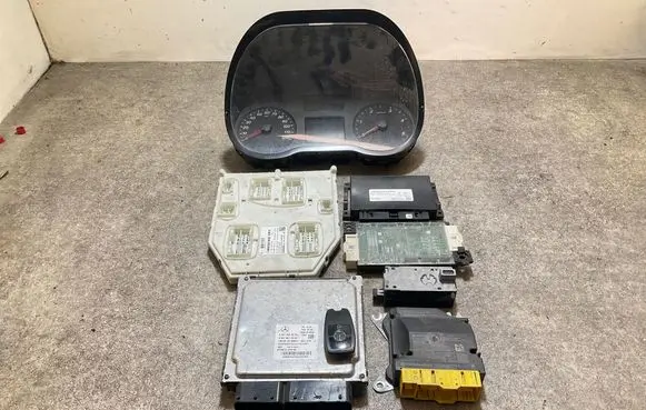 Mercedes-Benz Sprinter W907 W910 Engine ECU kit and lock set A6519003603 28597447AXJ A6519013302