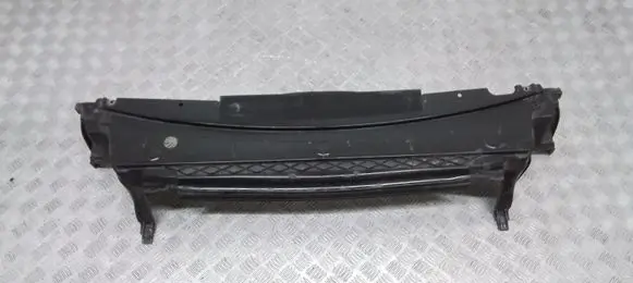 Volvo XC70 Front bumper skid plate/under tray 09484049