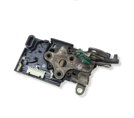 Chevrolet Blazer Rear door lock 