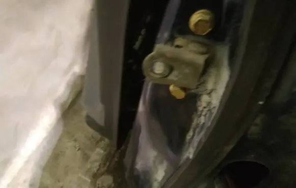 Nissan Primera Front door check strap stopper 