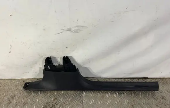 Peugeot 5008 II Front sill trim cover 9824110877