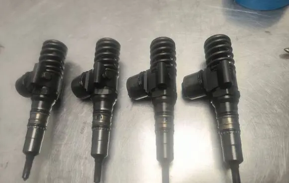 Volkswagen Golf Plus Fuel injectors set 03G130073G