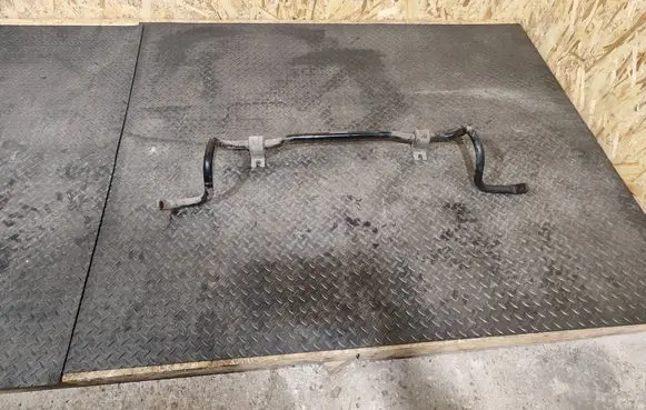 Renault Captur Front anti-roll bar/sway bar 546113546R